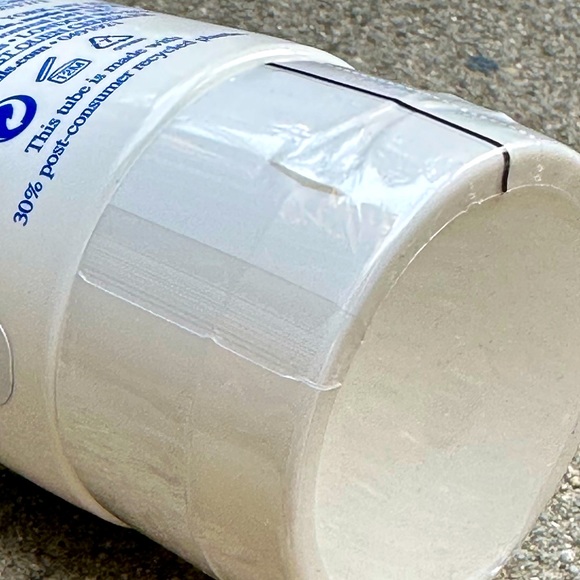 Kiehl's Ultimate Strength Hand Salve - Picture 3 of 3